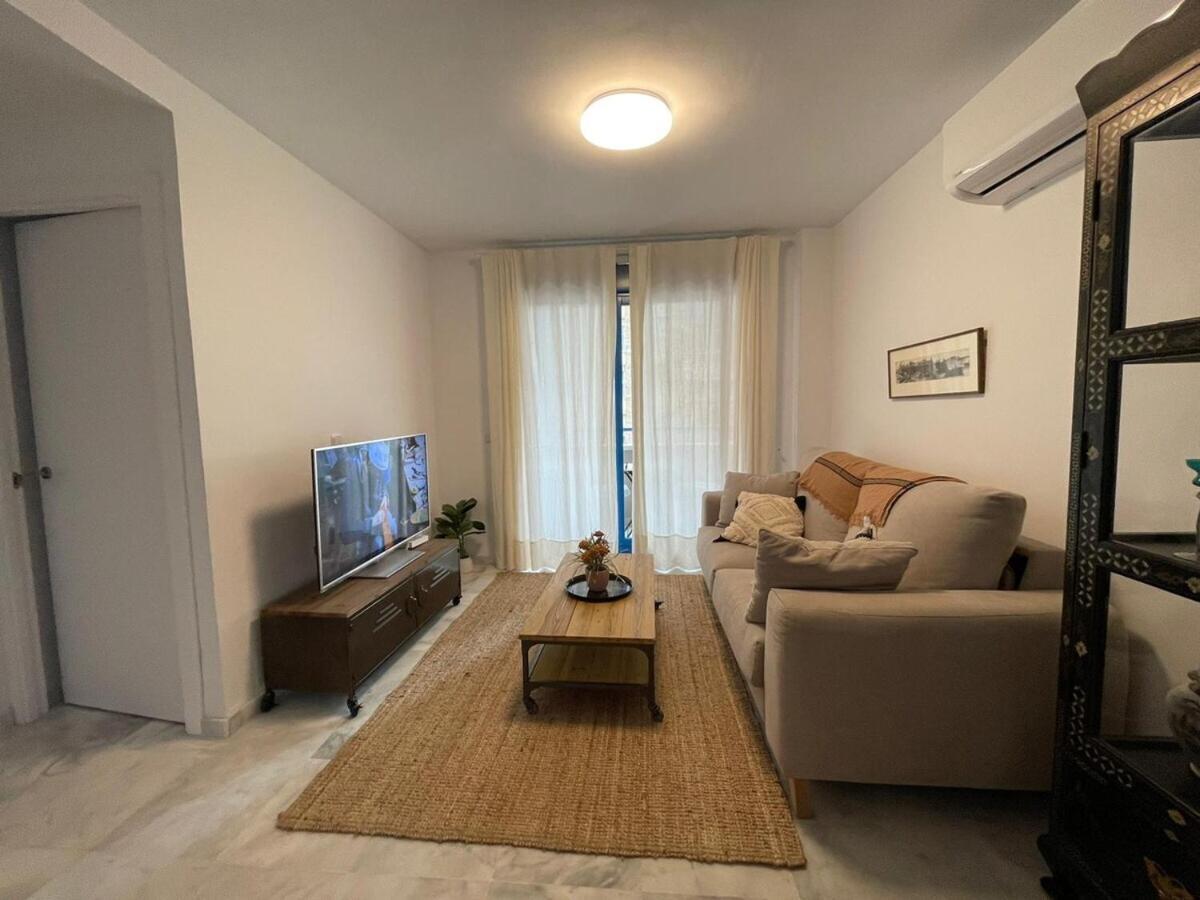 Calu Homes Cerca Playa De Huelin Malaga Ngoại thất bức ảnh