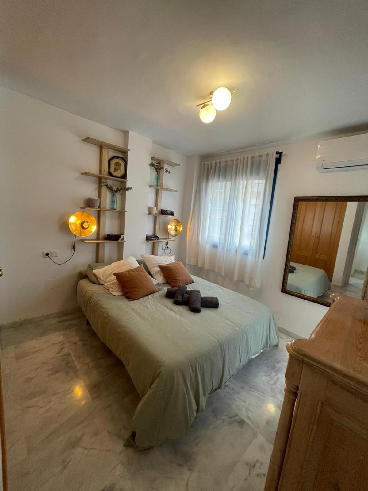 Calu Homes Cerca Playa De Huelin Malaga Ngoại thất bức ảnh