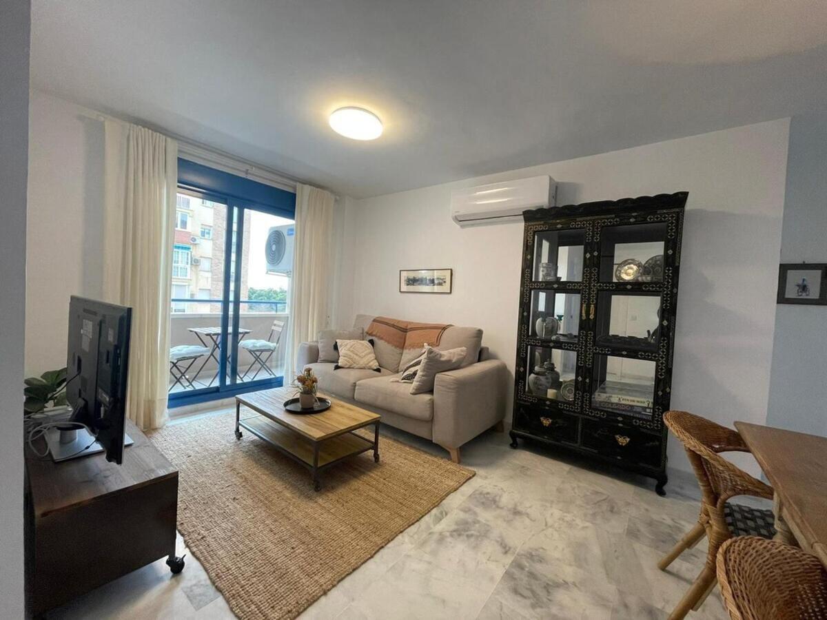 Calu Homes Cerca Playa De Huelin Malaga Ngoại thất bức ảnh