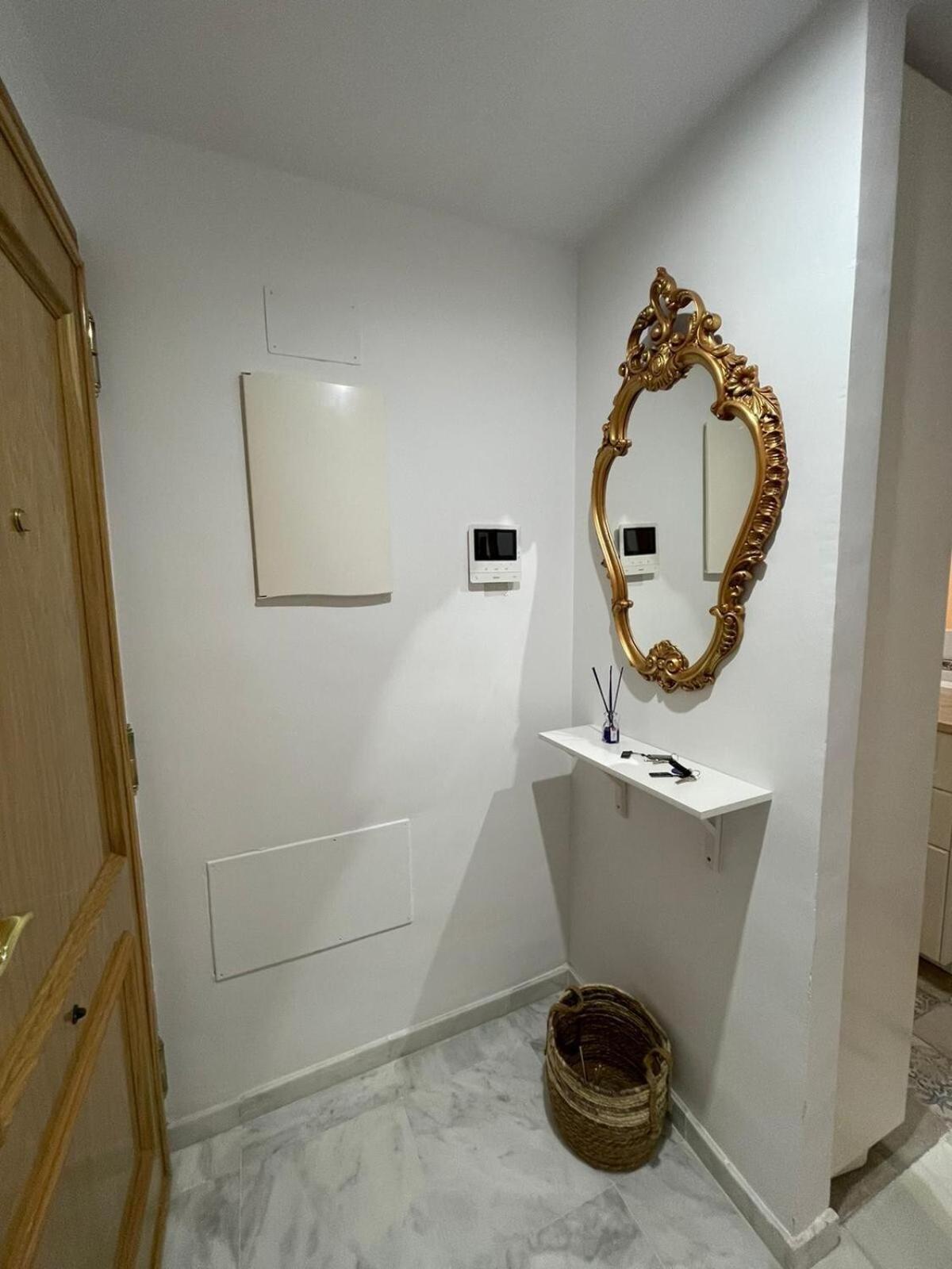 Calu Homes Cerca Playa De Huelin Malaga Ngoại thất bức ảnh