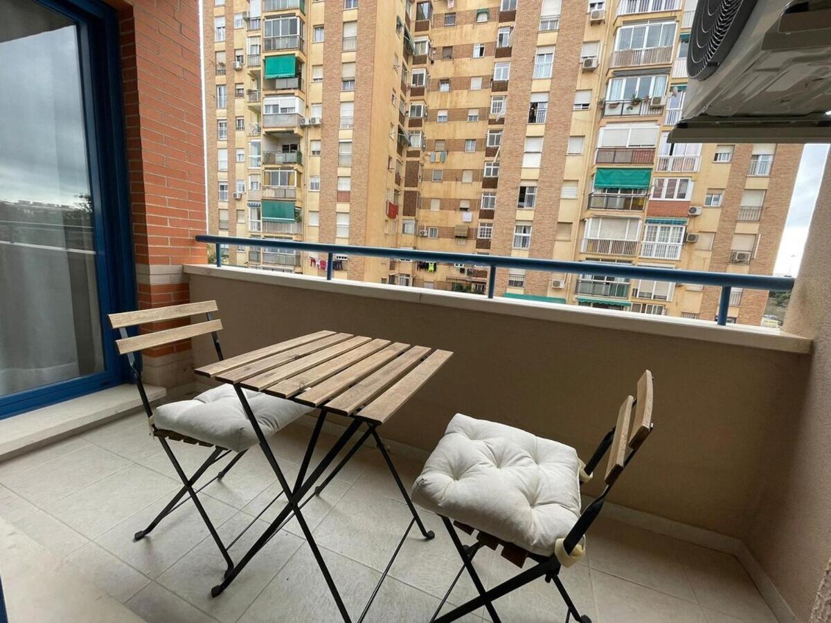 Calu Homes Cerca Playa De Huelin Malaga Ngoại thất bức ảnh
